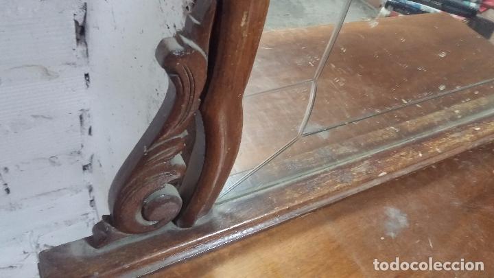 Antig&uuml;edades: Antiguo espejo en madera, biselado para c&oacute;moda, comod&iacute;n, etc - Foto 8