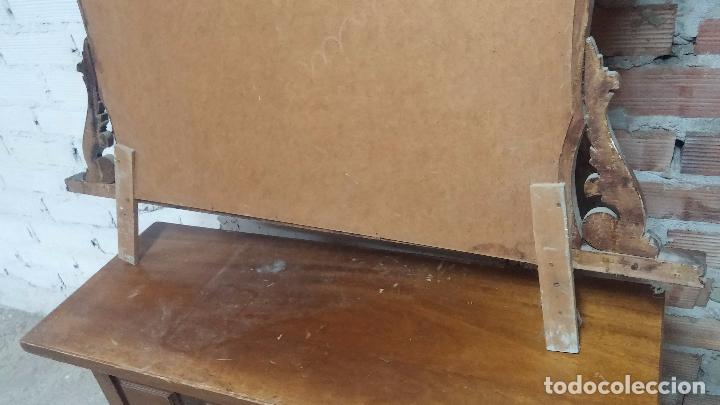 Antig&uuml;edades: Antiguo espejo en madera, biselado para c&oacute;moda, comod&iacute;n, etc - Foto 10