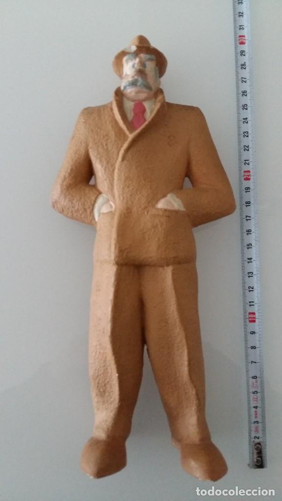 Antiquit&eacute;s: ESCULTURA DE RESINA A&Ntilde;OS 80. HOMBRE CON SOMBRERO. VINTAGE.