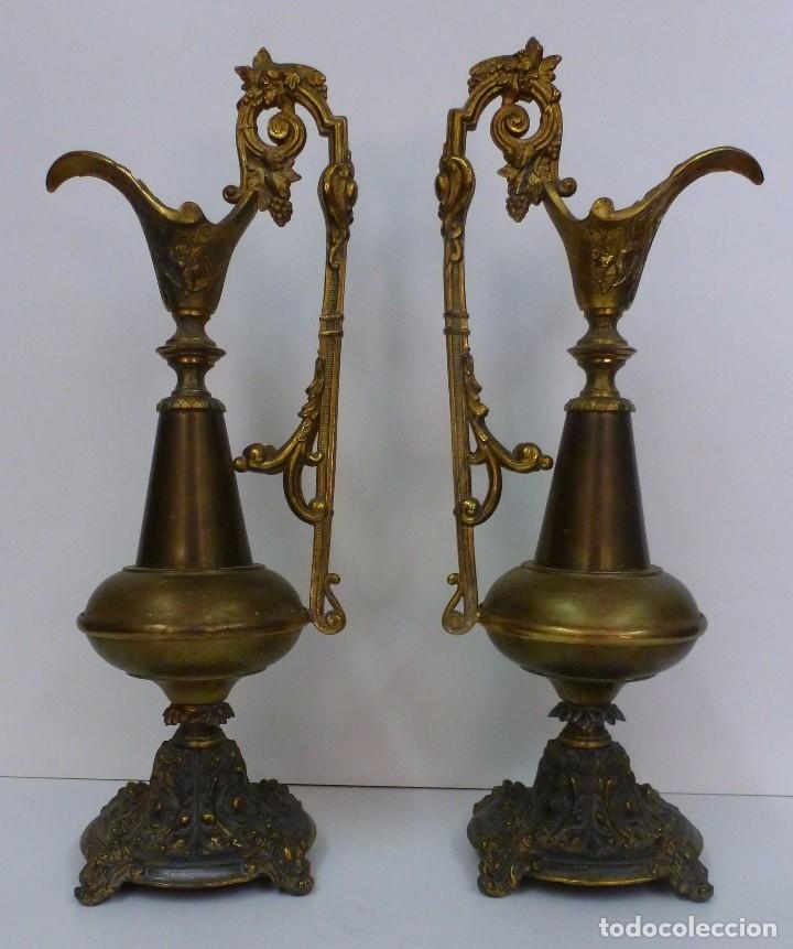 Antig&uuml;edades: PAREJA DE GUARNICIONES CON FORMA DE JARRAS - Foto 5