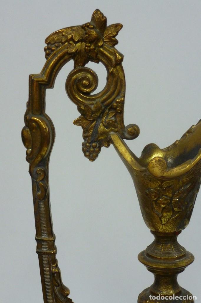 Antig&uuml;edades: PAREJA DE GUARNICIONES CON FORMA DE JARRAS - Foto 12