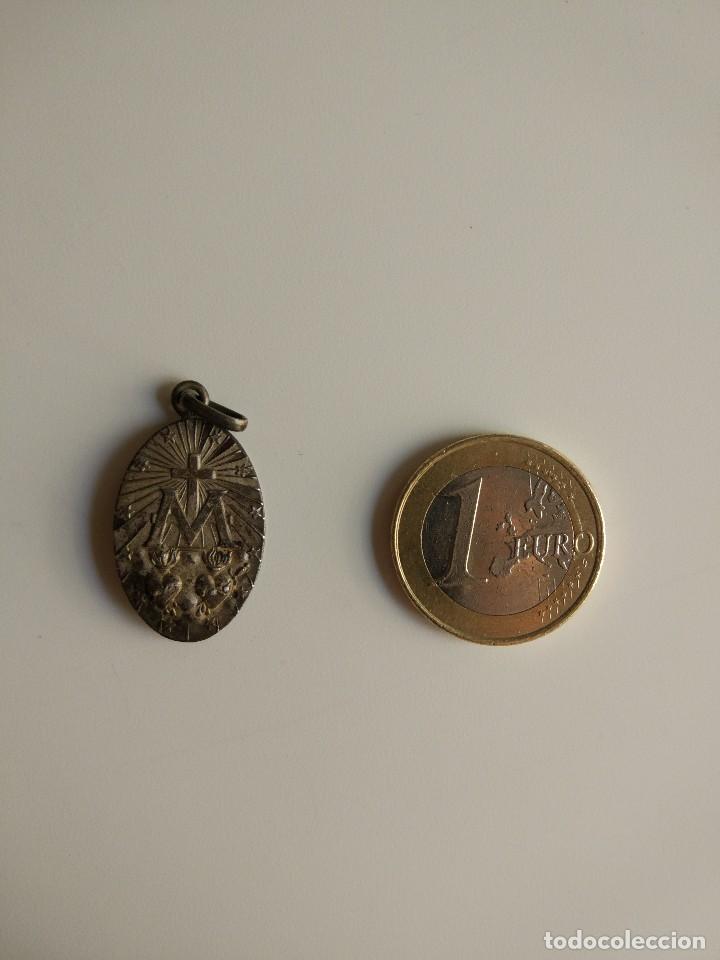 Antig&uuml;edades: Medalla de la Virgen Miilagrosa en plata - Foto 1
