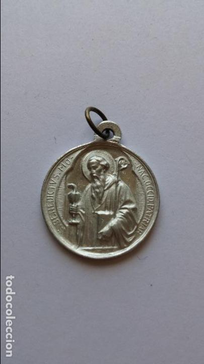 Antig&uuml;edades: Medalla de san beneticto de 2 cms diametro - Foto 1