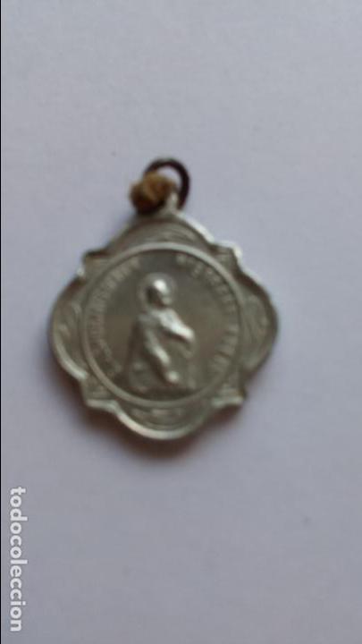 Antig&uuml;edades: Medalla de corazon de maria y corazon de jesus de 2,3 x 1,9 cms - Foto 2