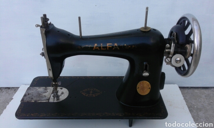 Antig&uuml;edades: M&aacute;quina de coser Alfa - Foto 2