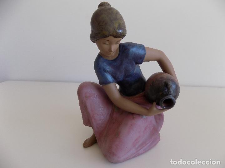 Antig&uuml;edades: LLADRO: JOVEN CANTANERA. ( NUEVA, CON CAJA ORIGINAL) - Foto 1