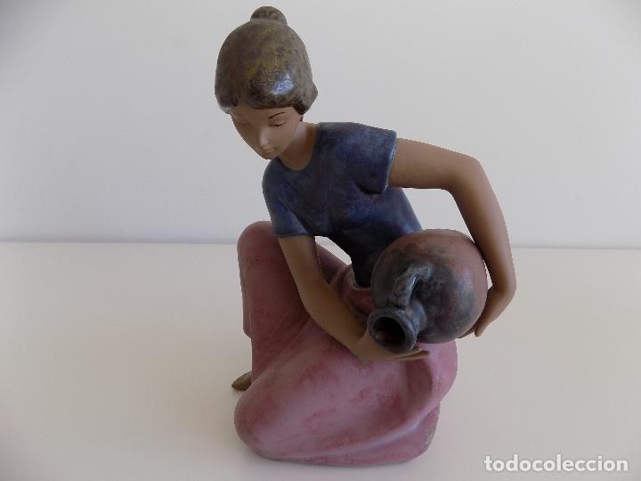 Antig&uuml;edades: LLADRO: JOVEN CANTANERA. ( NUEVA, CON CAJA ORIGINAL) - Foto 3