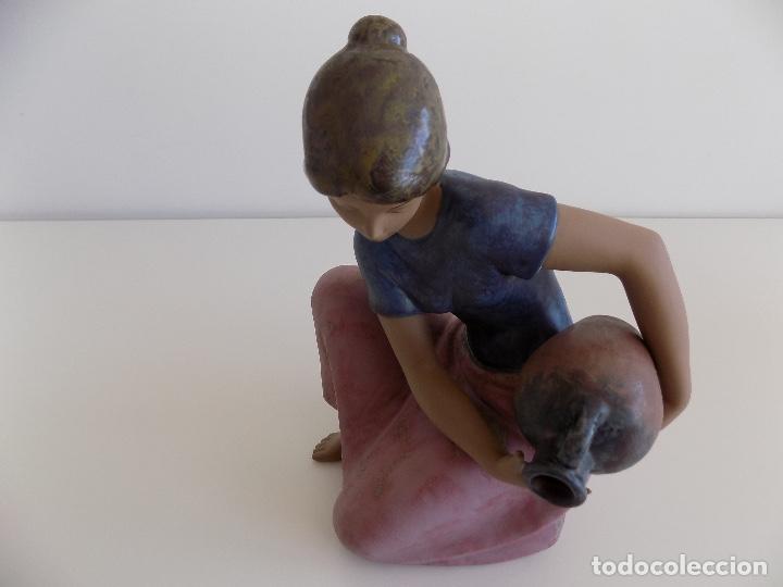 Antig&uuml;edades: LLADRO: JOVEN CANTANERA. ( NUEVA, CON CAJA ORIGINAL) - Foto 4