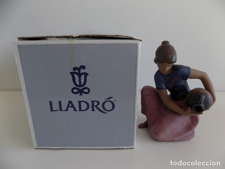 Antig&uuml;edades: LLADRO: JOVEN CANTANERA. ( NUEVA, CON CAJA ORIGINAL) - Foto 15