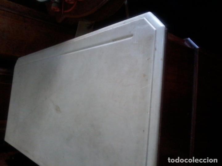 Antig&uuml;edades: COMODA - Foto 2
