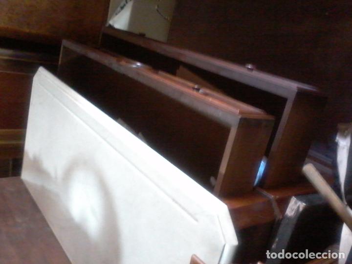 Antig&uuml;edades: COMODA - Foto 3