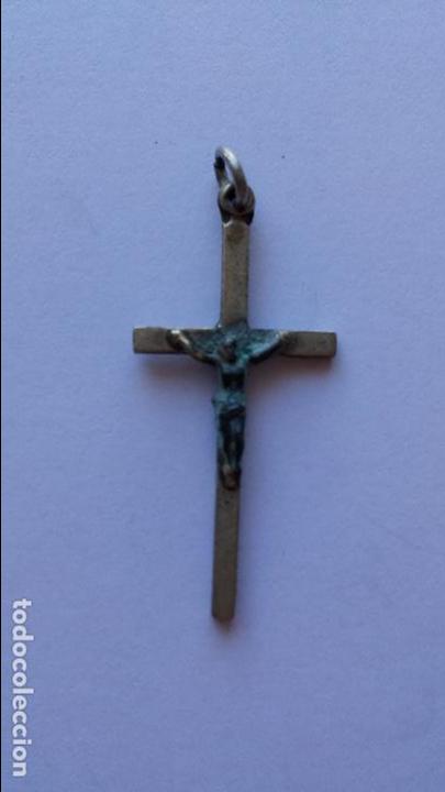 Antig&uuml;edades: Crucifijo  de 3,3 x 1,5 cms - Foto 1