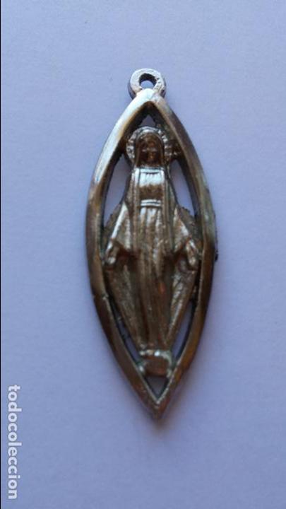 Antig&uuml;edades: Medalla de virgen inmaculada de 4,7 x 1,7 cms - Foto 1