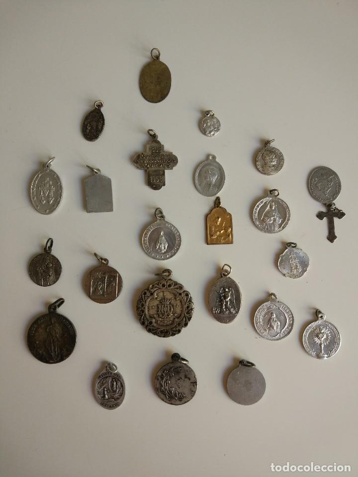 Antig&uuml;edades: Conjunto 23 medallas. sXX - Foto 2