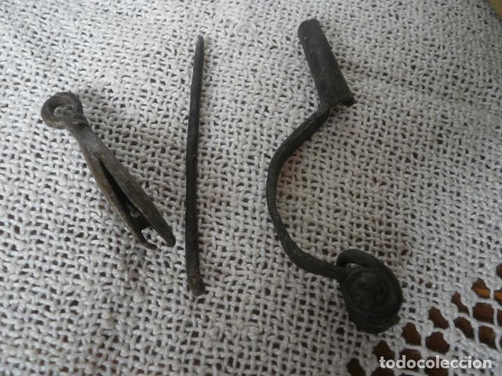 Antig&uuml;edades: F&iacute;bula y pesa - Foto 4
