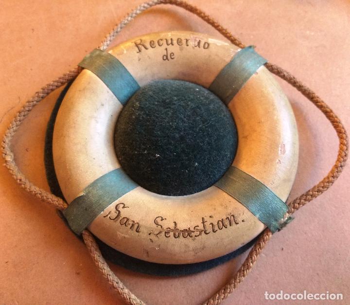 Antig&uuml;edades: ALFILETERO SALVAVIDAS PRINCIPIO DEL SIGLO XX, RECUERDO DE SAN SEBASTIAN. CIRCUNFERENCIA 10 CM