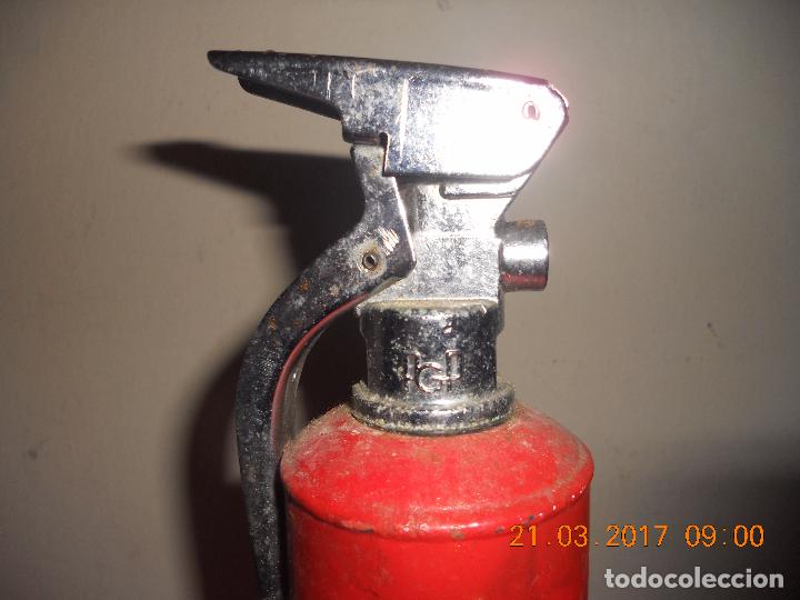 Antig&uuml;edades: ANTIGUO EXTINTOR DE POLVO MIDE 32 CM - Foto 5