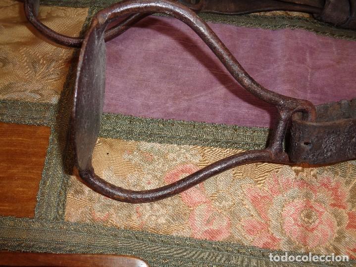 Antig&uuml;edades: ESTRIBOS EN FORJA DE CABALLO - Foto 4