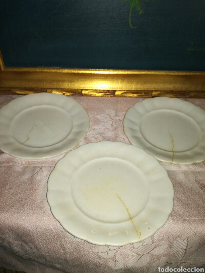Antig&uuml;edades: 3 platos de postre de La Cartuja Pickman - Foto 1