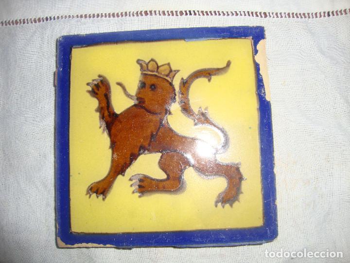 Antig&uuml;edades: Azulejo heraldico Ramos rejano - Foto 1