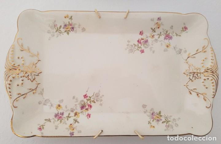 Antig&uuml;edades: BANDEJA RECTANGULAR DE LA CARTUJA HACIA 1899-1900 - RARA - Foto 1