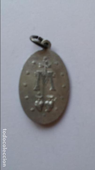 Antig&uuml;edades: Medalla de virgen inmaculada de 2,9 x 1,7 cms - Foto 2