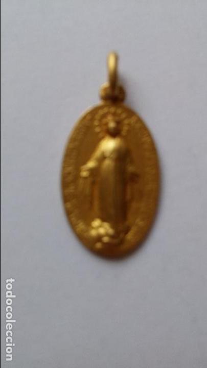 Antig&uuml;edades: Medalla de virgen inmaculada de 2,4 x 1,4 cms - Foto 1