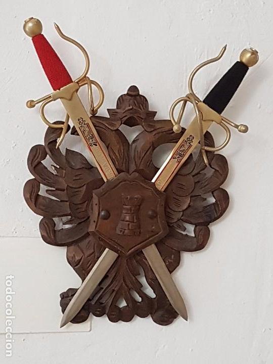 Antig&uuml;edades: ESCUDO TALLADO - Foto 1
