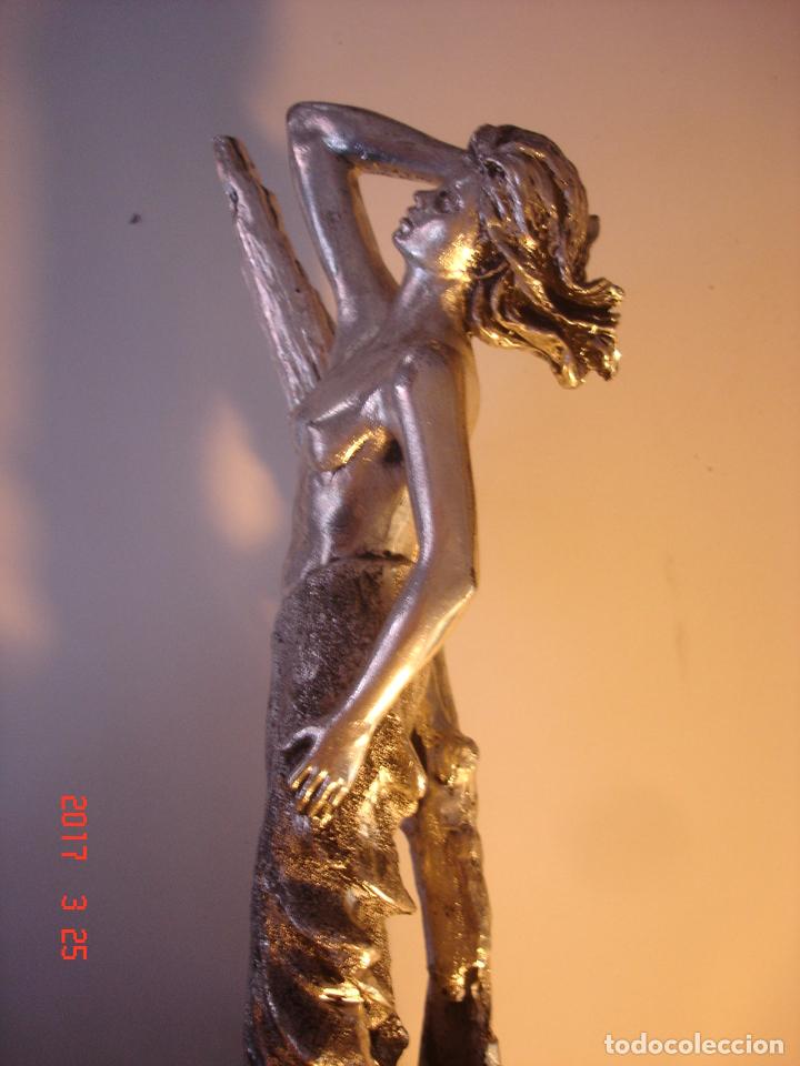 Antig&uuml;edades: FIGURA DE MUJER CON BA&Ntilde;O DE PLATA - Foto 1
