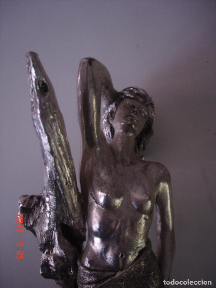 Antig&uuml;edades: FIGURA DE MUJER CON BA&Ntilde;O DE PLATA - Foto 2