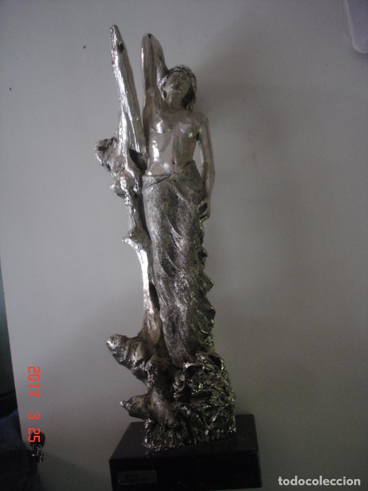 Antig&uuml;edades: FIGURA DE MUJER CON BA&Ntilde;O DE PLATA - Foto 3
