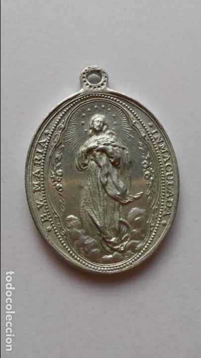 Antig&uuml;edades: Medalla de maria inmaculada de 4 x 2,9 cms - Foto 1