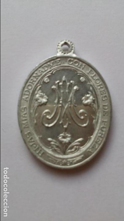 Antig&uuml;edades: Medalla de maria inmaculada de 4 x 2,9 cms - Foto 2