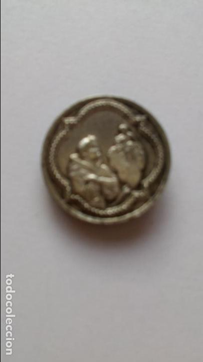 Antig&uuml;edades: Medalla sin catalogar de 2 cms de diametro - Foto 1