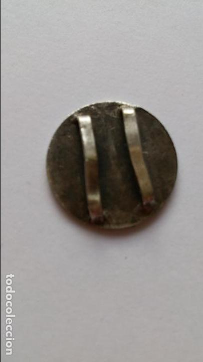Antig&uuml;edades: Medalla sin catalogar de 2 cms de diametro - Foto 2