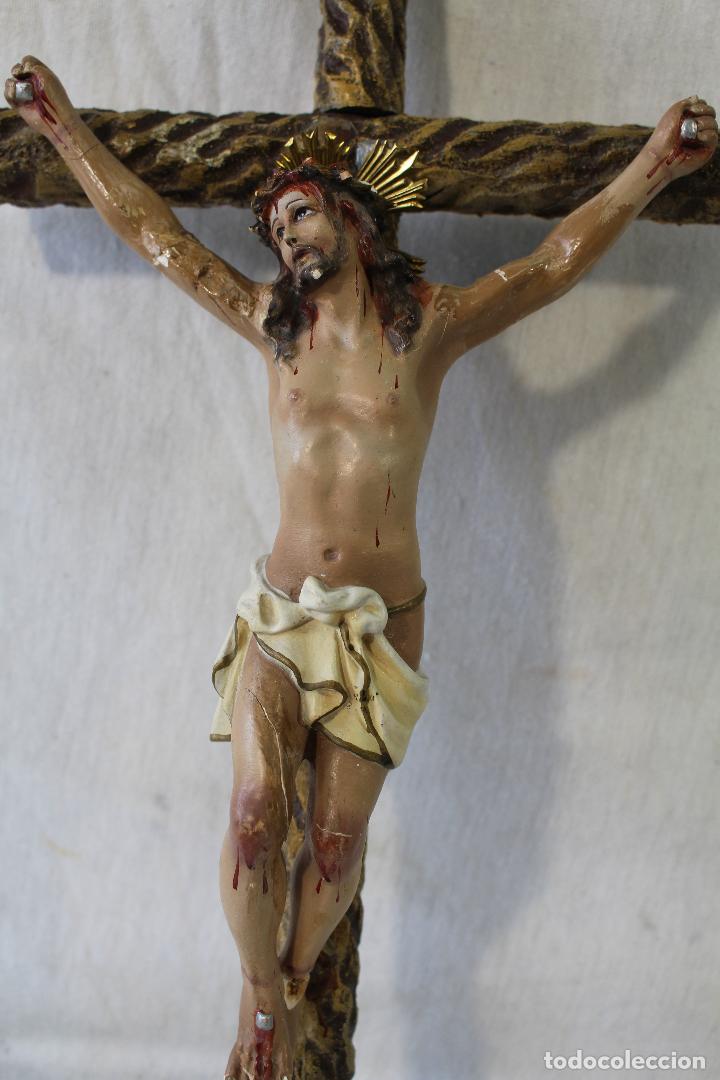 Antig&uuml;edades: cristo en la cruz de estuco y madera - Foto 10