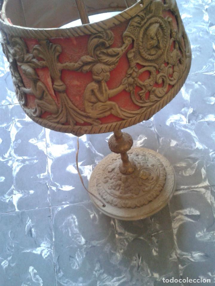 Antig&uuml;edades: lampara de pie de bronce - Foto 3