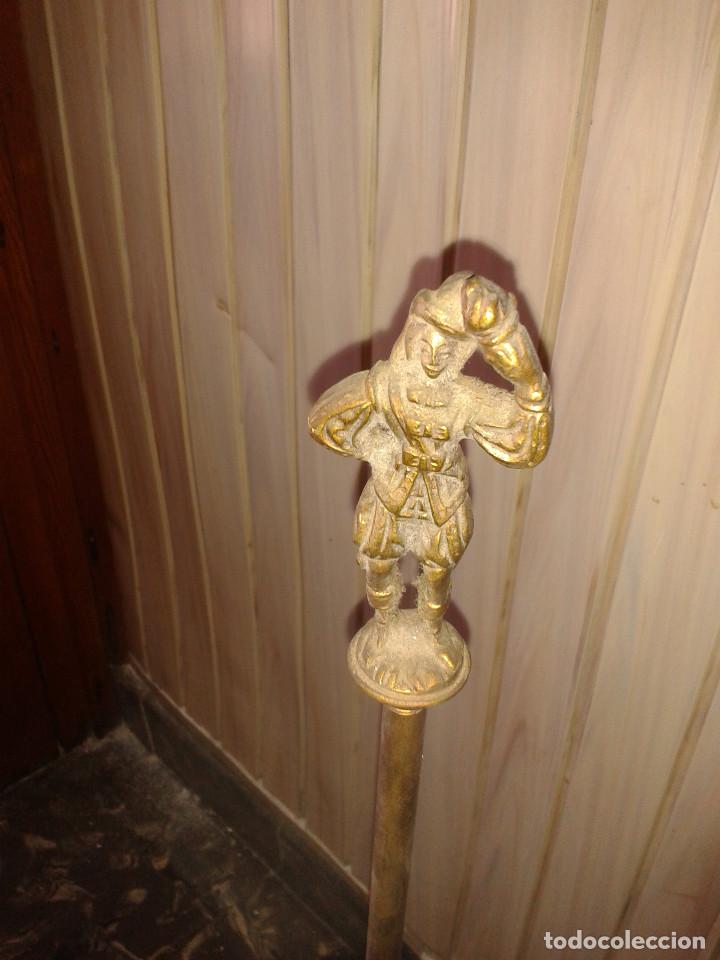Antig&uuml;edades: lampara de pie de bronce - Foto 5