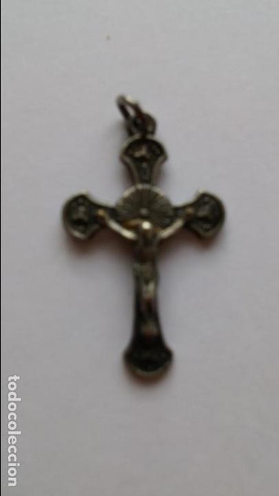 Antig&uuml;edades: Crucifijo de 3 x 1,9 cms - Foto 1