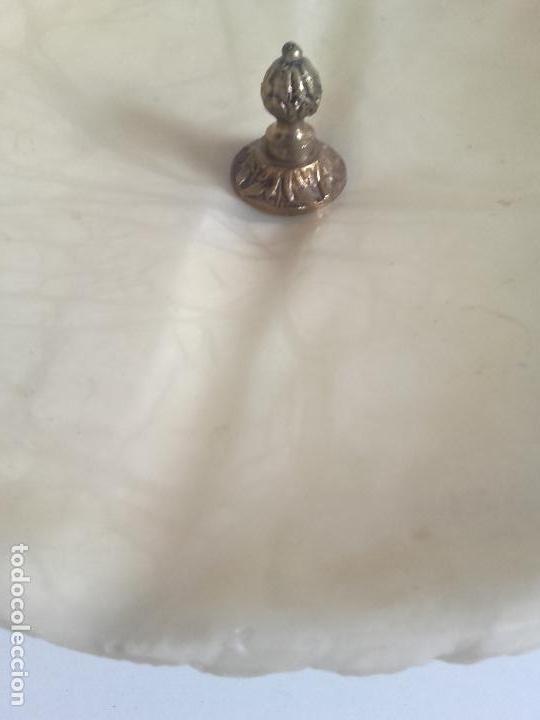 Antig&uuml;edades: Imponente centro de mesa con pie de bronce. - Foto 4