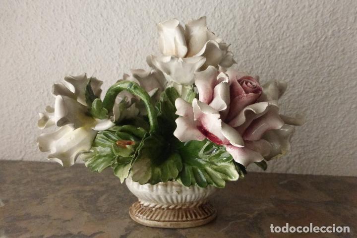 Antig&uuml;edades: CESTO DE FLORES DE CAPODIMONTE - Foto 1