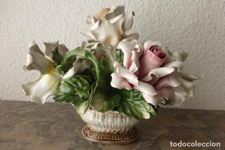 Antig&uuml;edades: CESTO DE FLORES DE CAPODIMONTE - Foto 2