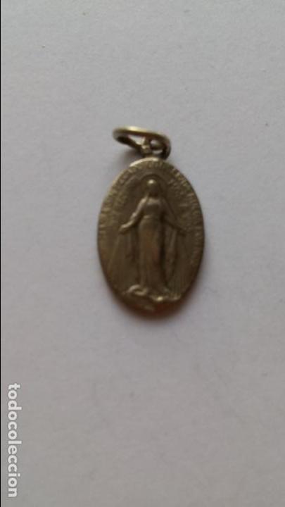 Antig&uuml;edades: medalla de virgen inmaculada de 2 x 1,1 cms - Foto 1