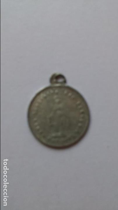 Antig&uuml;edades: Medalla de virgen inmaculada de 1,7 cms de diametro - Foto 1