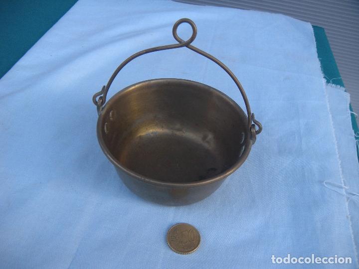 Antig&uuml;edades: PEQUE&Ntilde;O CALDERO CUBO DE BRONCE. - Foto 5
