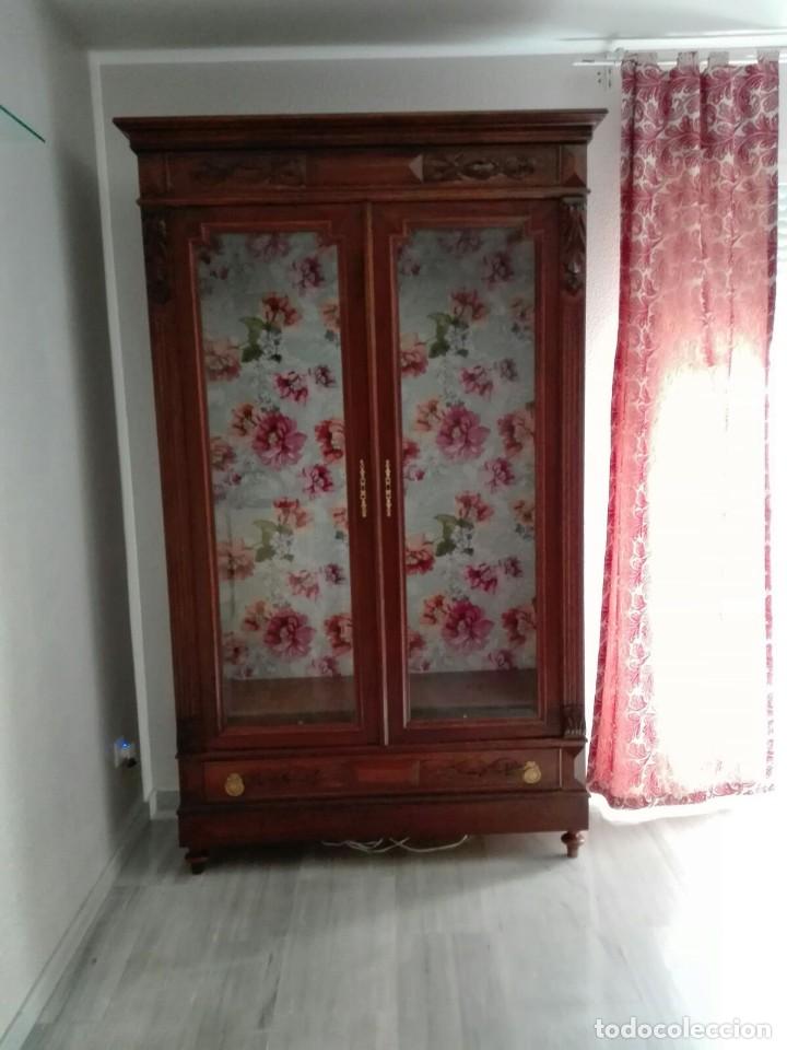 Antig&uuml;edades: VITRINA DE DOS PUERTAS - Foto 2