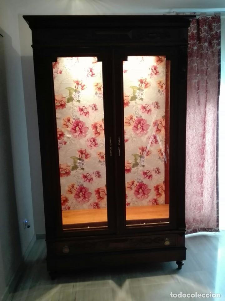 Antig&uuml;edades: VITRINA DE DOS PUERTAS - Foto 4