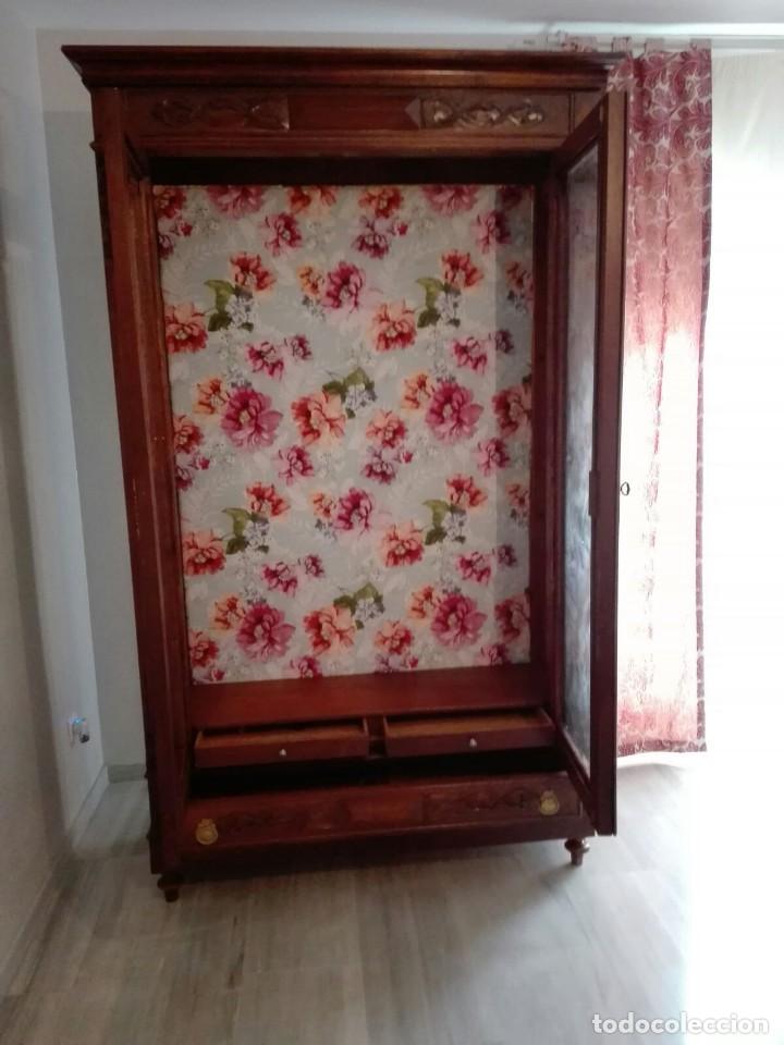 Antig&uuml;edades: VITRINA DE DOS PUERTAS - Foto 5