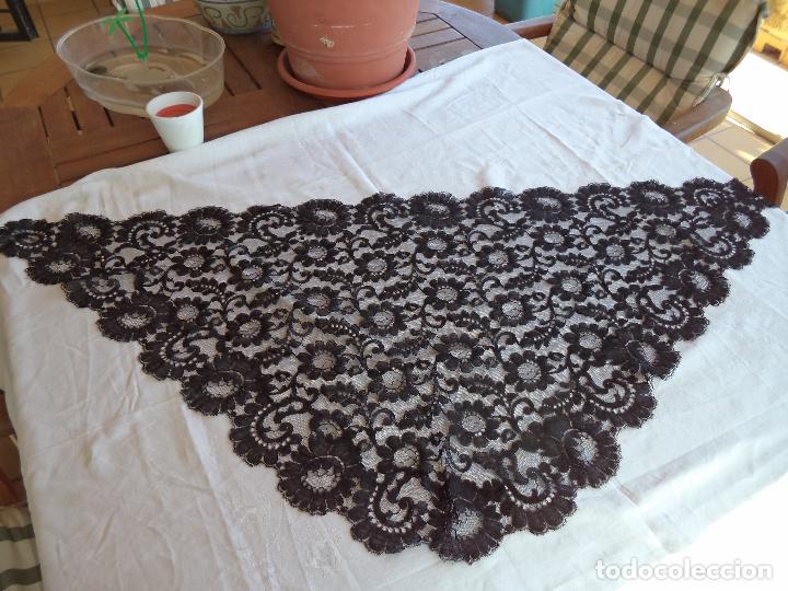 Antig&uuml;edades: MANTILLA TRIANGULAR - Foto 1