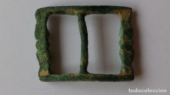 Antig&uuml;edades: Hebilla muy antigua de cinturon de 3 x 2,3 cms - Foto 1